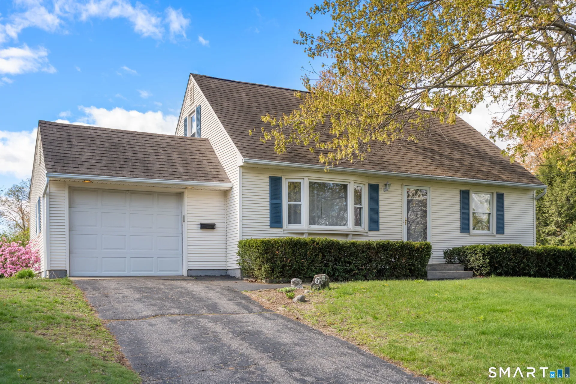 6 Roberts Road, Enfield, CT