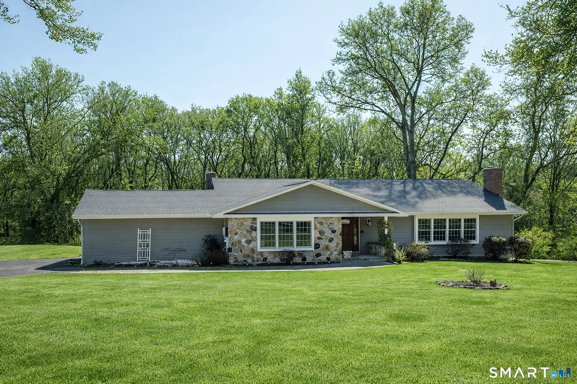 9 Delno Drive, Danbury, CT