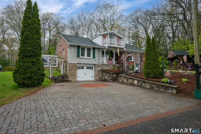 392 Hillside Avenue