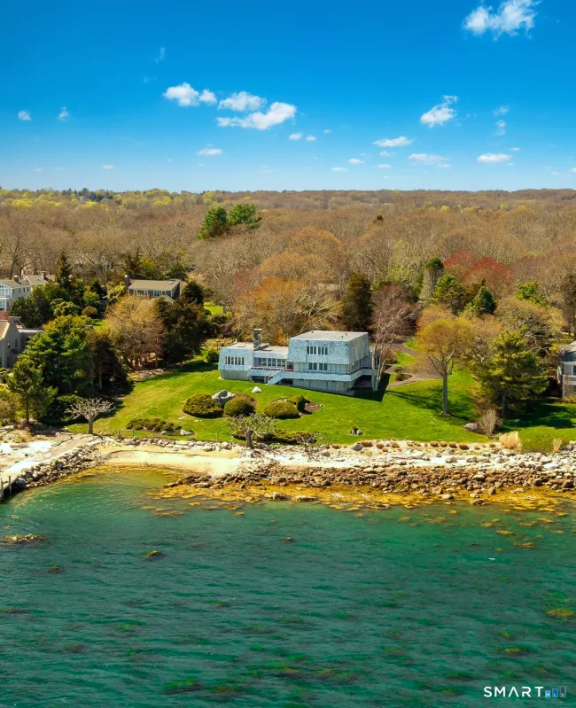39 Chippechaug Trail, Stonington, CT