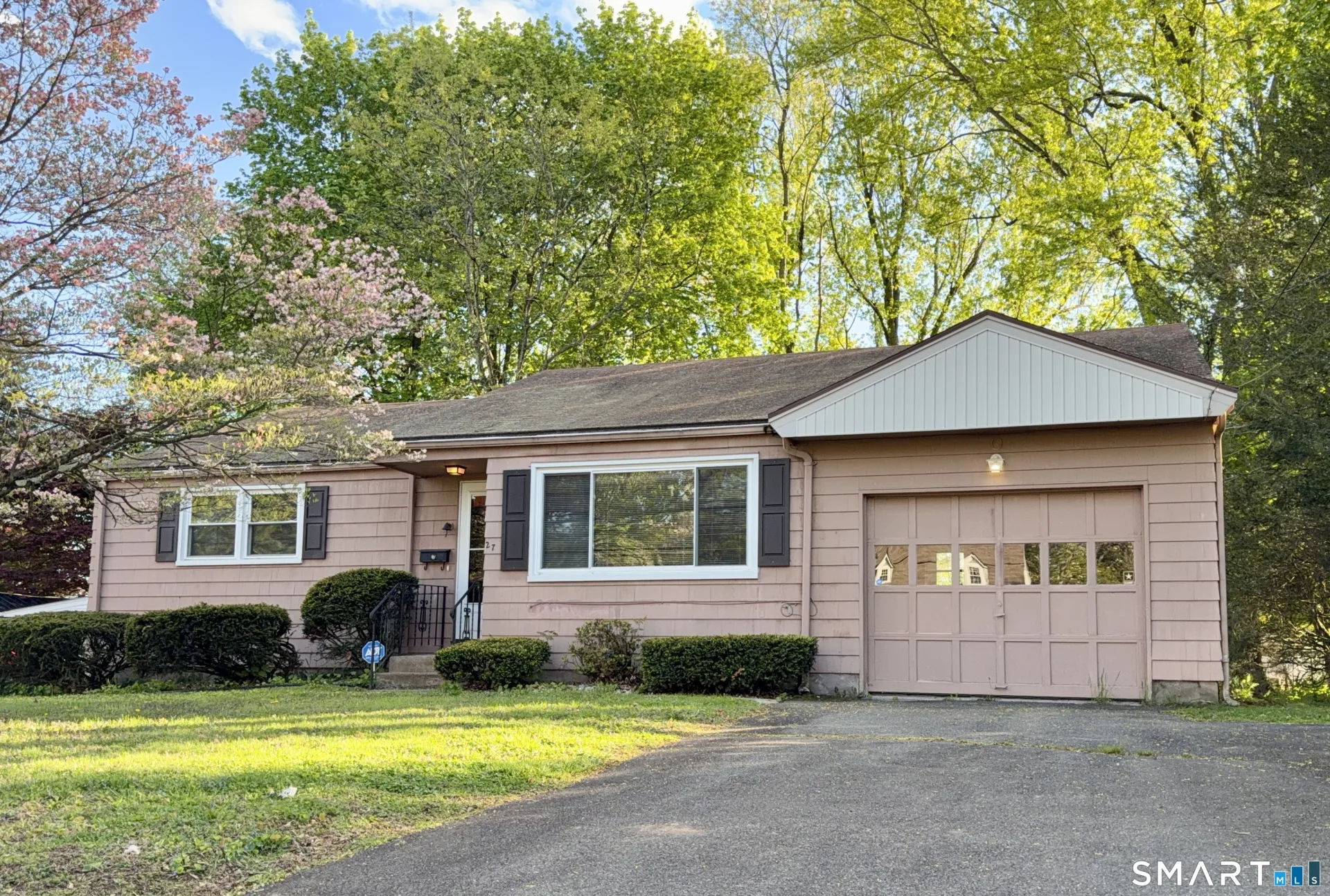 27 West Street, Cromwell, CT