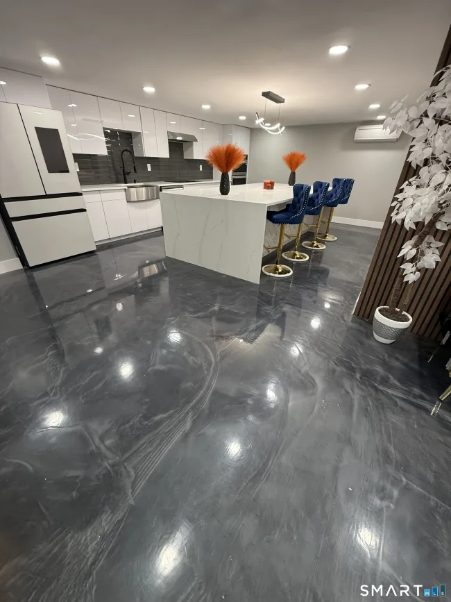 91 Hartley Drive, Waterbury, CT
