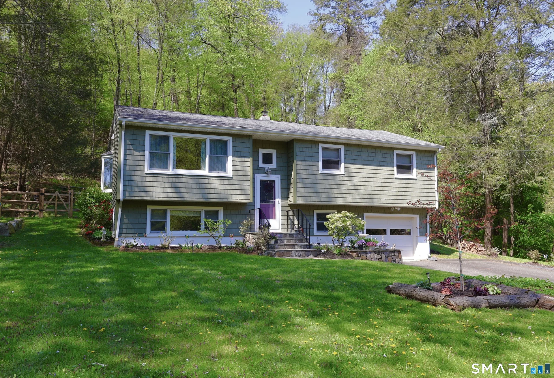 6 Hillside Court, Brookfield, CT