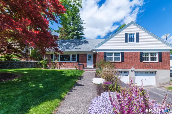 61 Cedarwood Drive