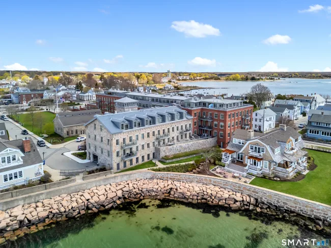 8 Stonington Commons #22, Stonington, CT