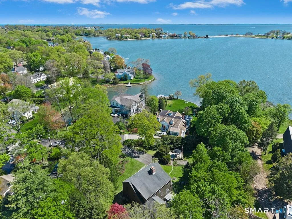 8 Seagate Road, Darien, CT
