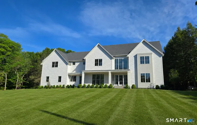 8 Pleasant Valley Lane