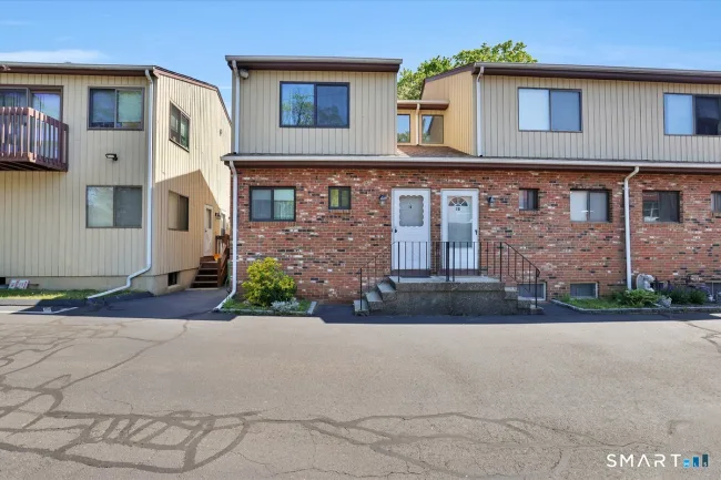 60 Wolfpit Avenue #1B