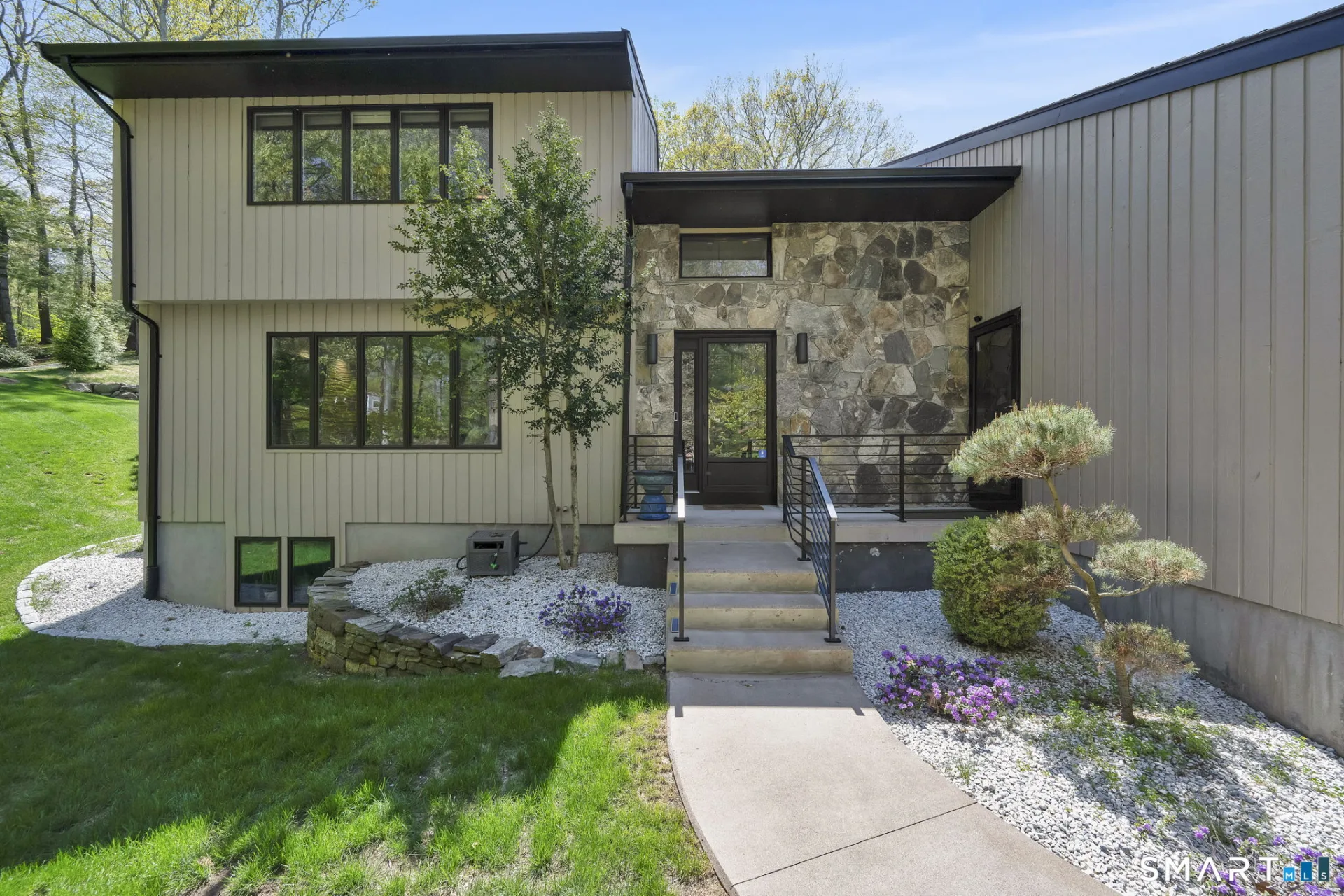 26 Hampton Drive, Manchester, CT