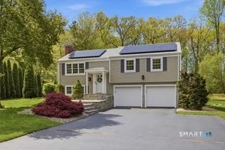 3 Ledgewood Drive