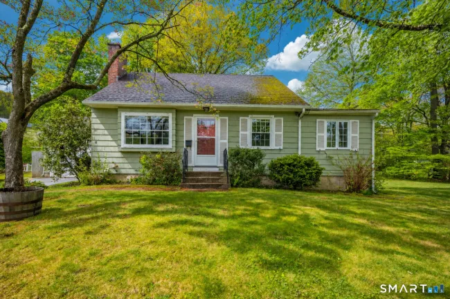8 Stage Coach Road, Bristol, CT