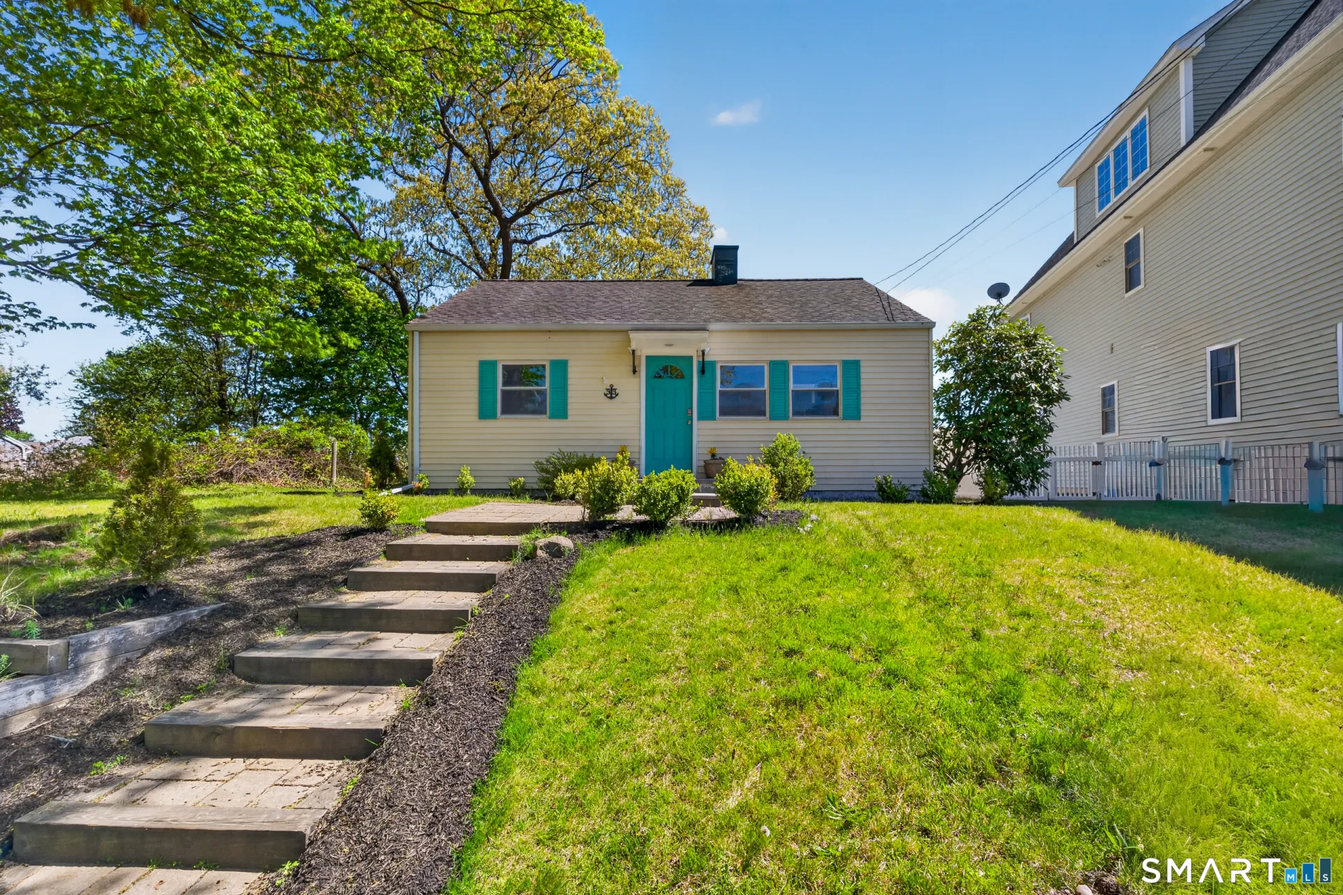 33 Howard Court, Milford, CT