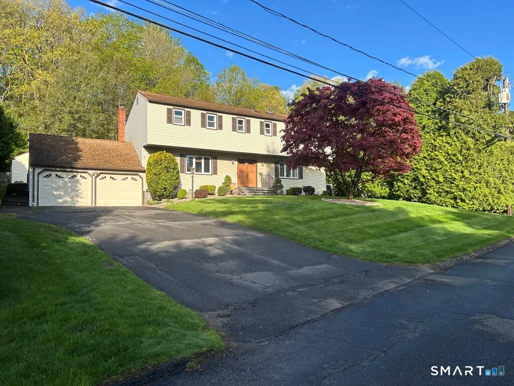 117 Whispering Hill Road, Watertown, CT