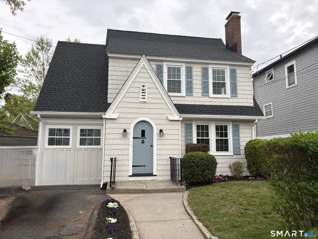 10 Elliott Street