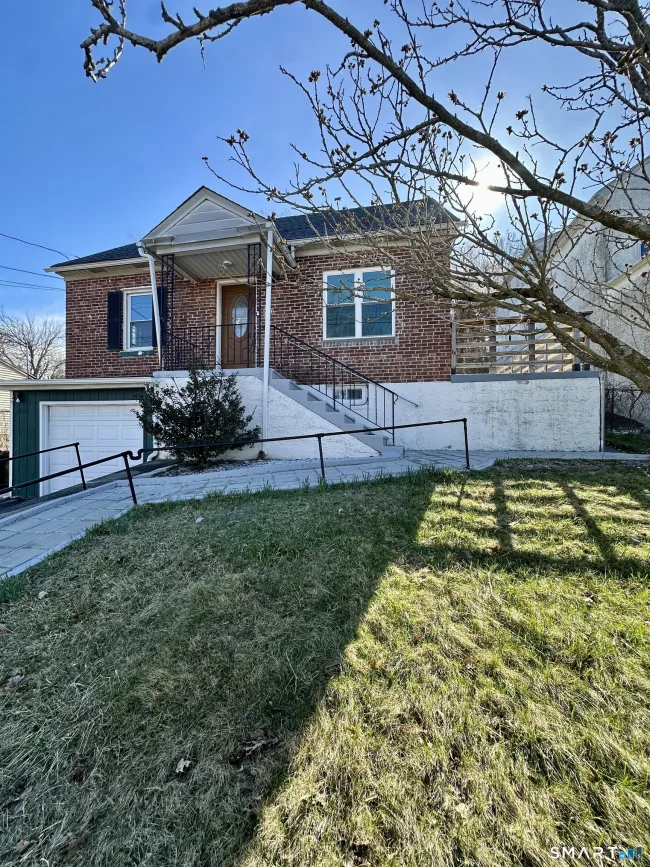 590 North Walnut Street, Waterbury, CT