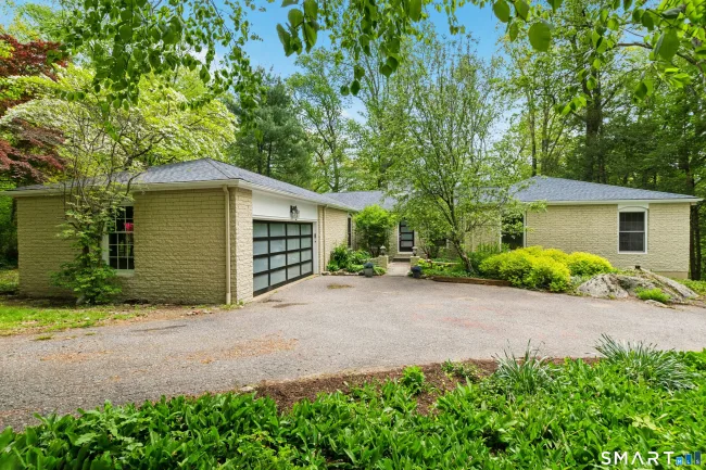 19 Timber Mill Circle, Stamford, CT