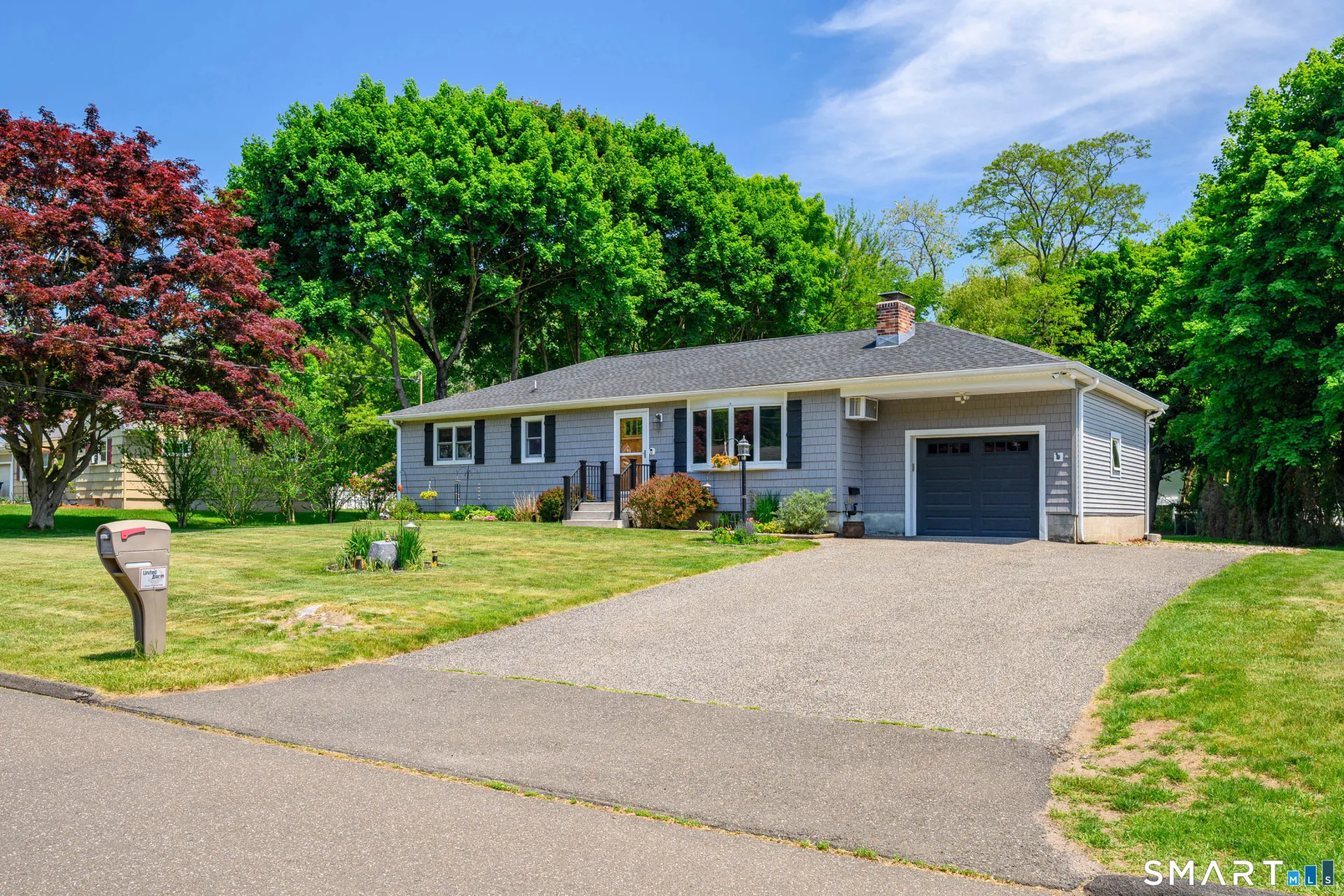 13 Valley Stream Drive, Danbury, CT