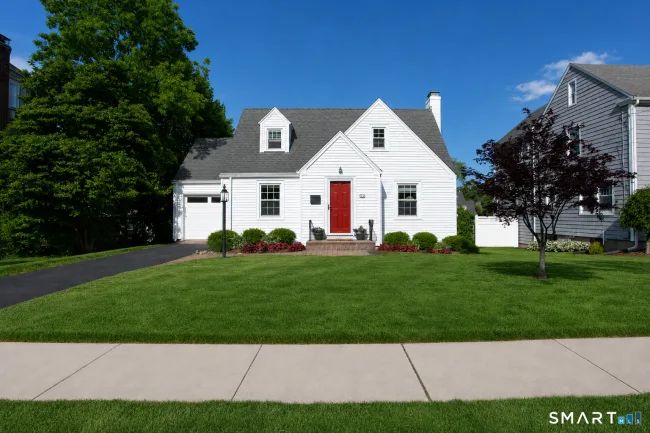 52 Clifton Avenue