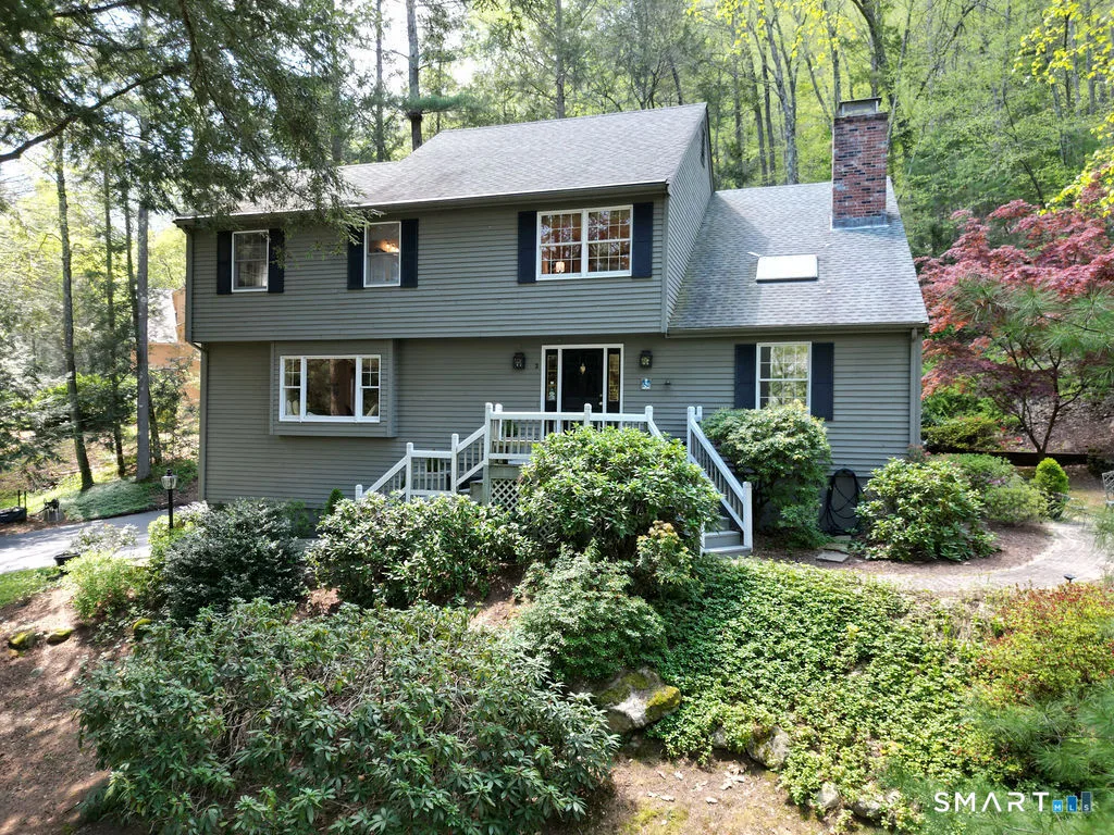 2 Higate Lane, Simsbury, CT
