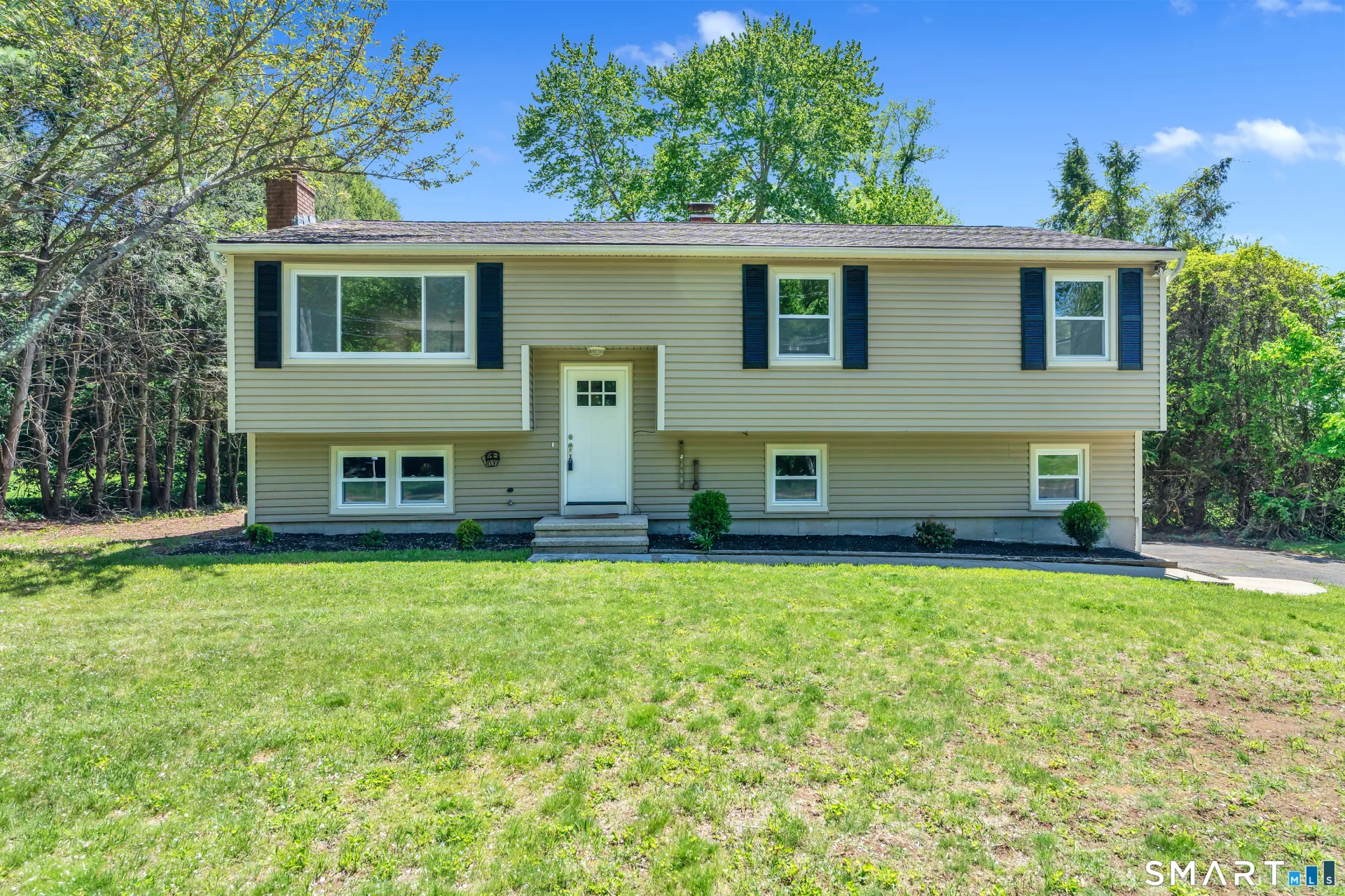 80 School House Road, Wallingford, CT