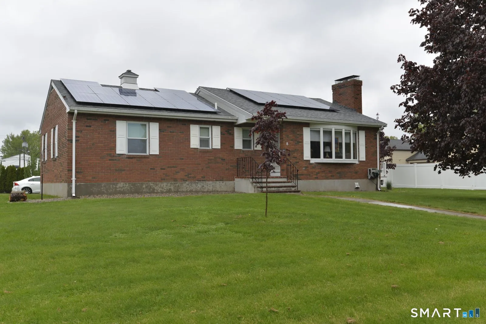 8 Dean Drive, Newington, CT