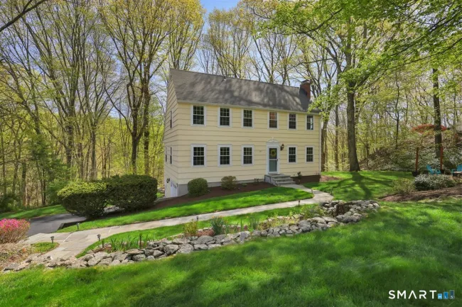 9 Academy Road, Trumbull, CT