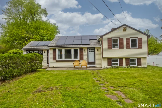 10 Lin Sal Street, Windsor Locks, CT