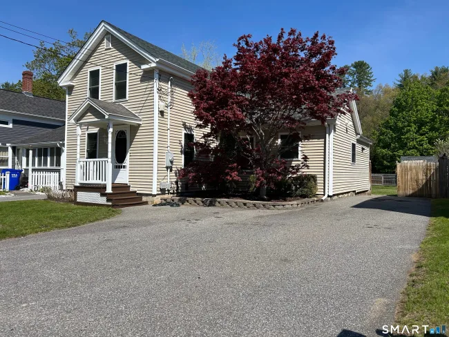 34 Cottage Street, New Hartford, CT