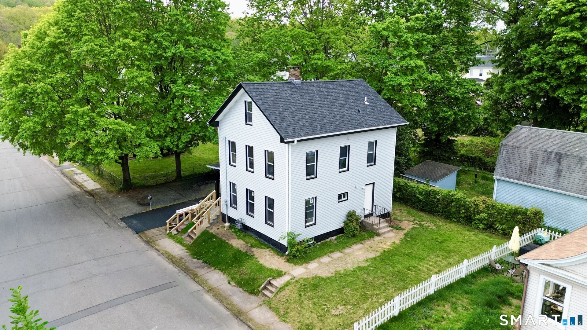 16 Winthrop Street, Meriden, CT