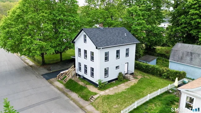 16 Winthrop Street, Meriden, CT