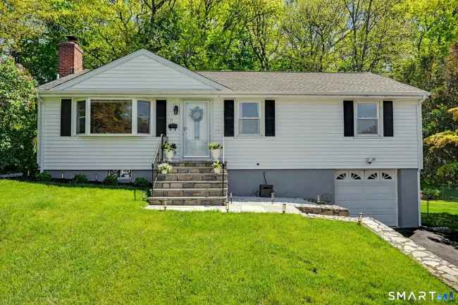 11 Klondike Avenue