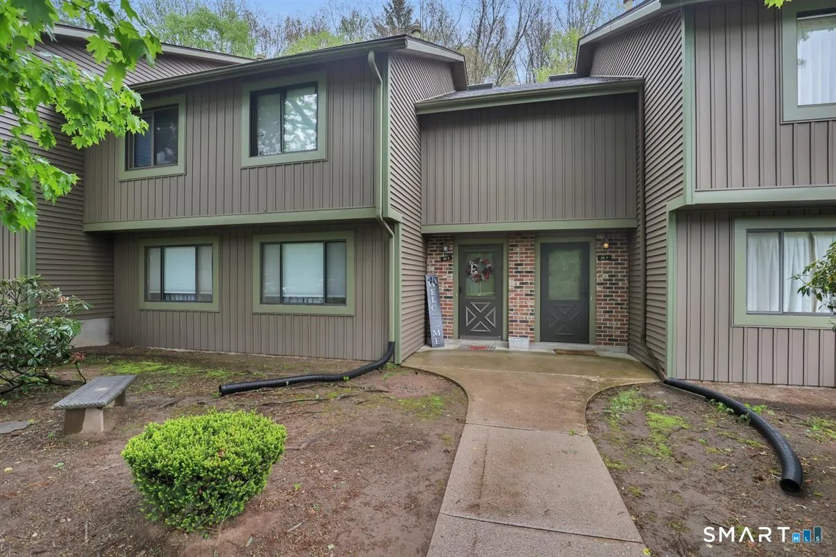 25 Cliffside Drive #E, Manchester, CT