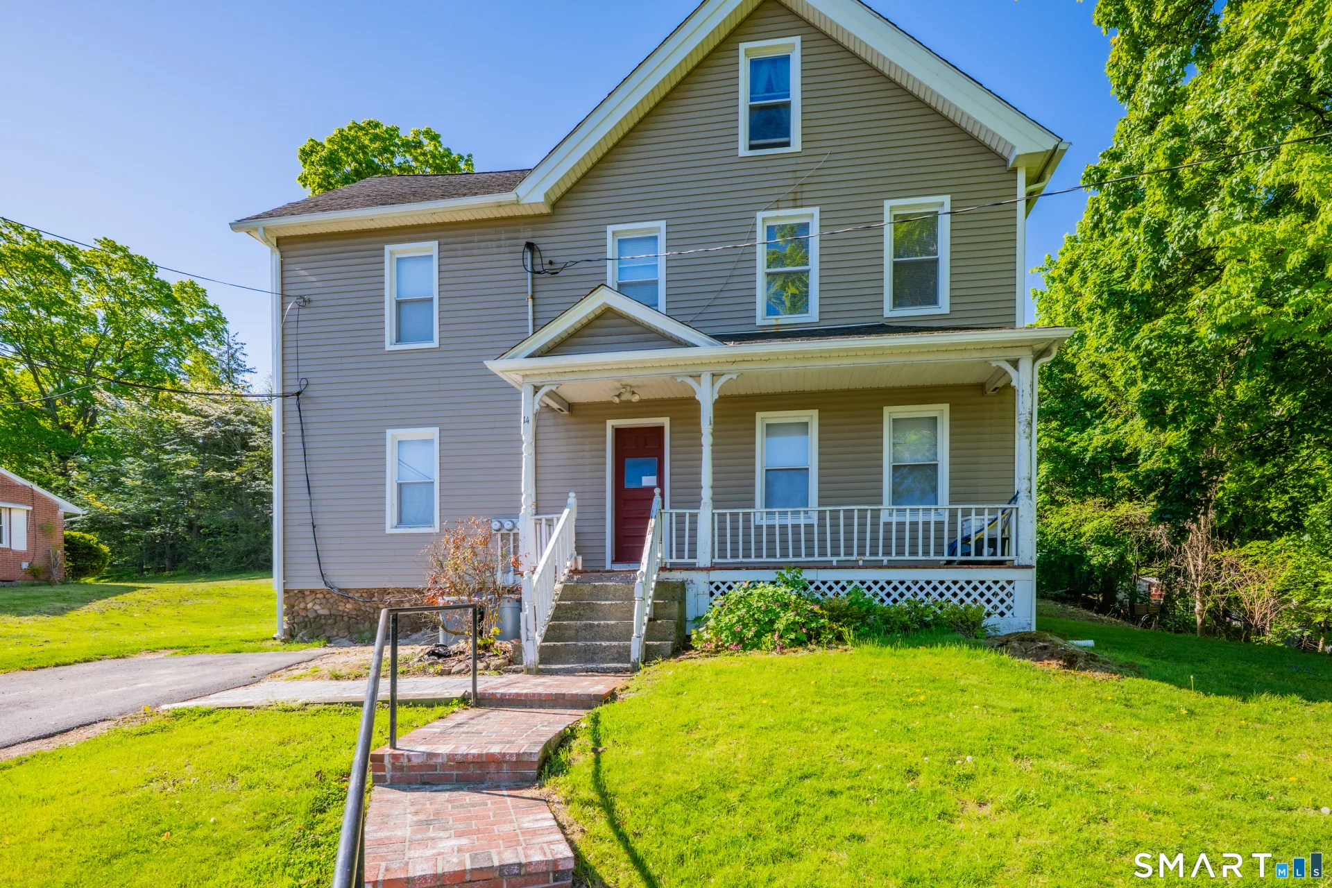 14 White Oak Avenue, Plainville, CT