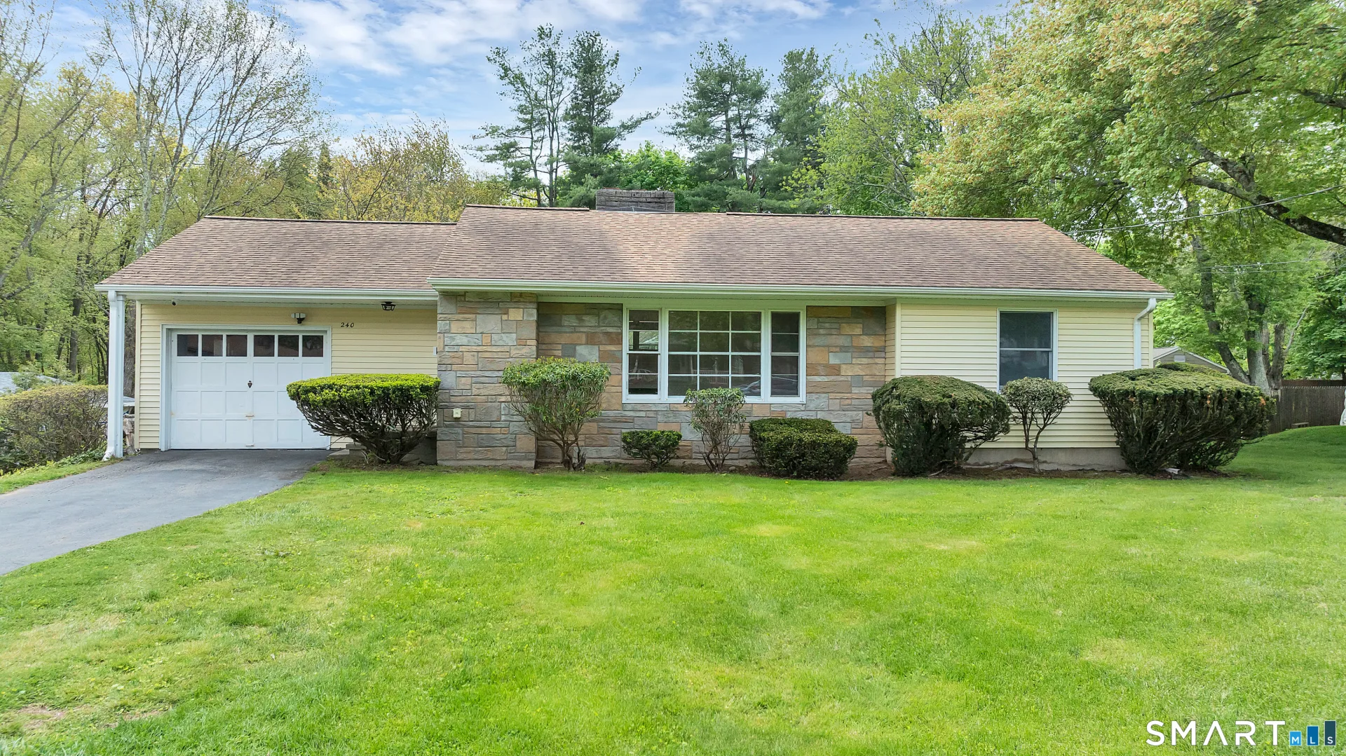 240 Cedarhurst Lane, Milford, CT