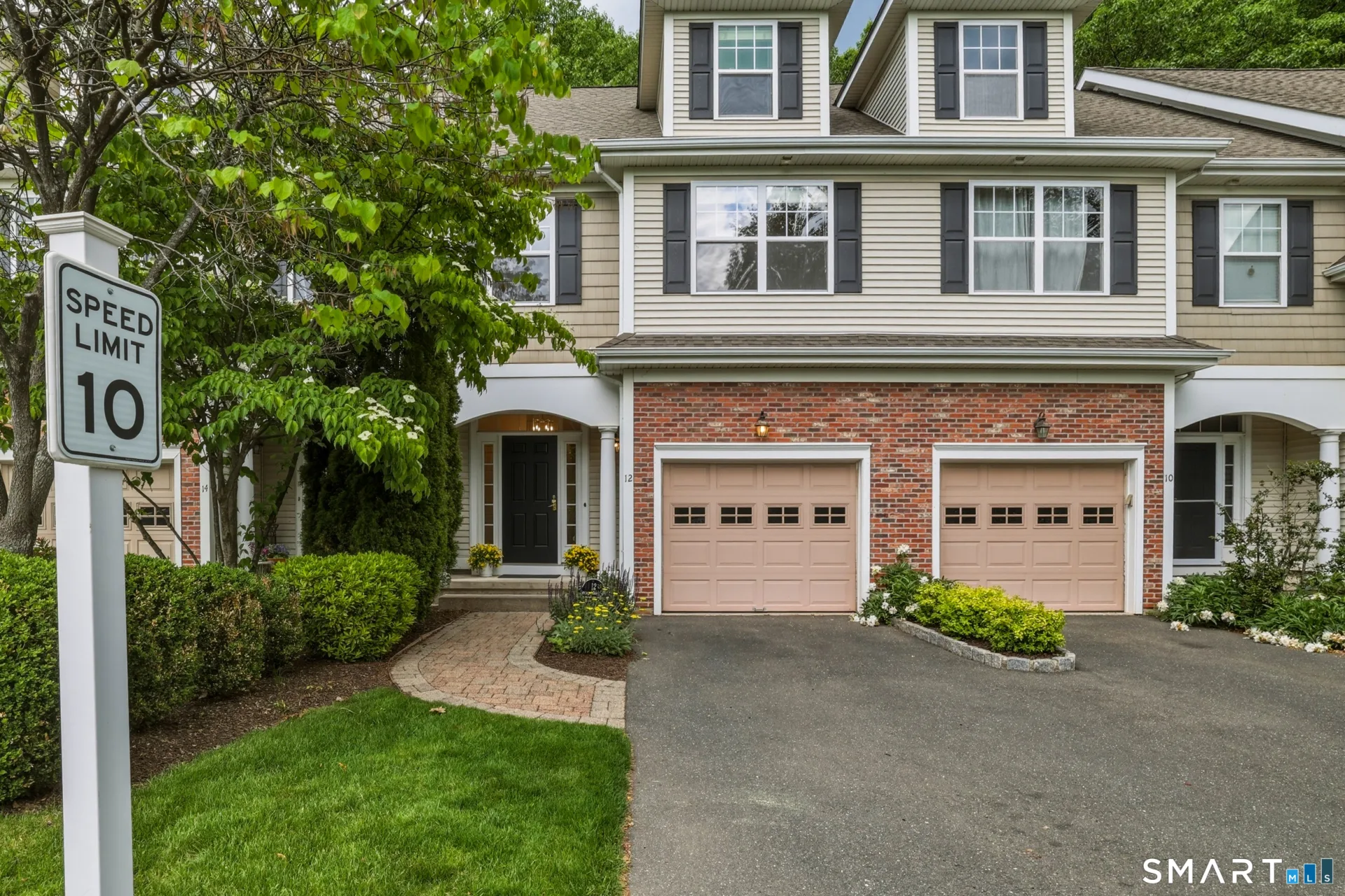 12 Schoolhouse Drive #12, West Hartford, CT