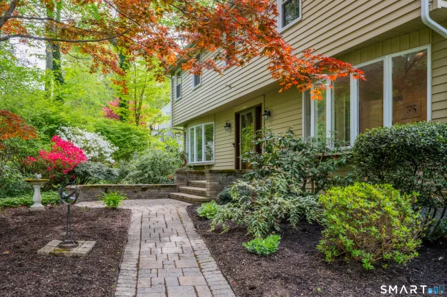 26 Buckboard Lane, Avon, CT