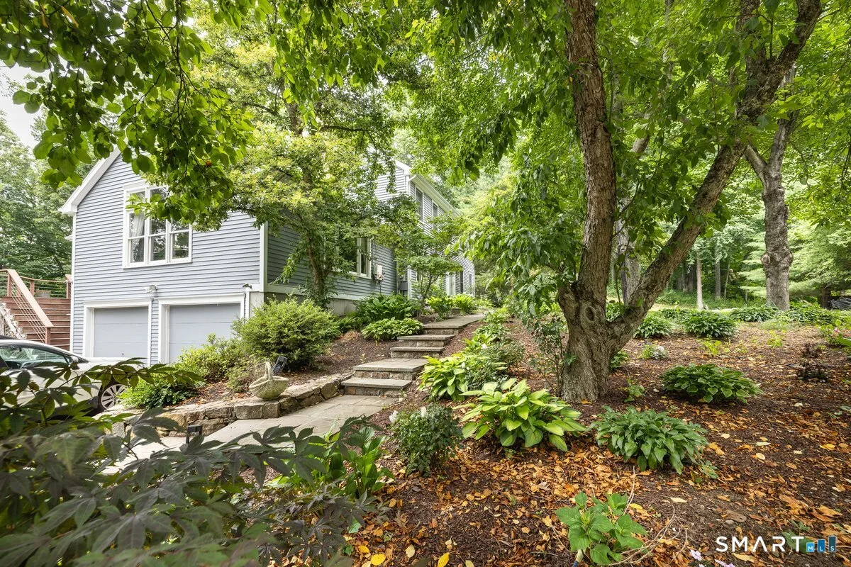 17 Sweet Meadow Road, Newtown, CT