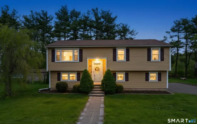 126 Cartpath Drive, Meriden, CT
