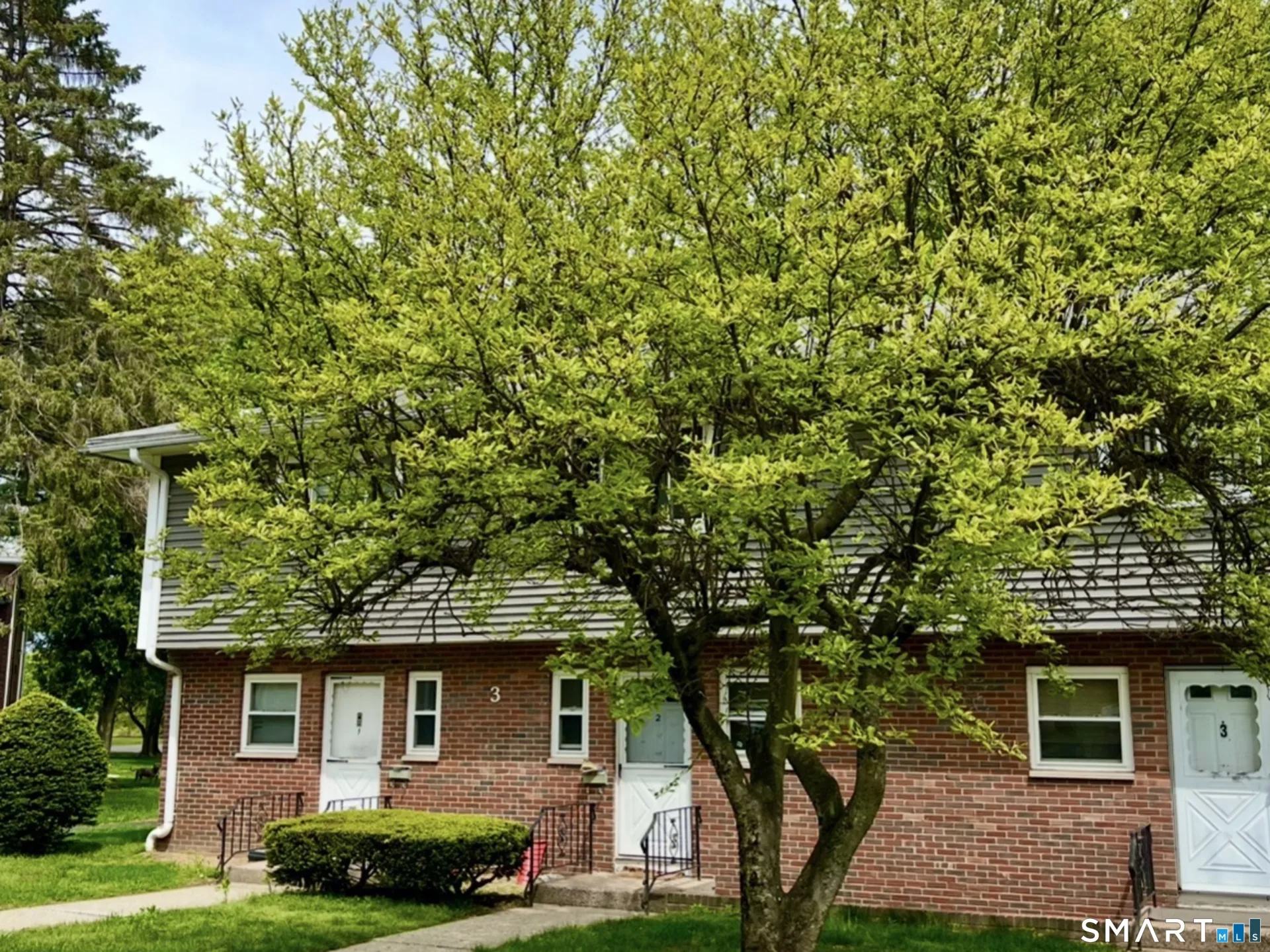 3 Camelot Drive #2, Bloomfield, CT