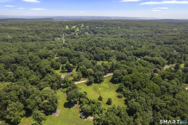 107 Ansonia Road, Woodbridge, CT