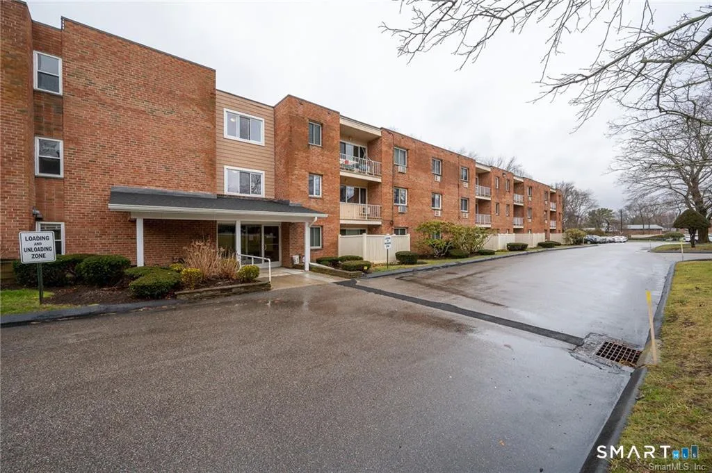 65 Westridge Road #D8, New London, CT