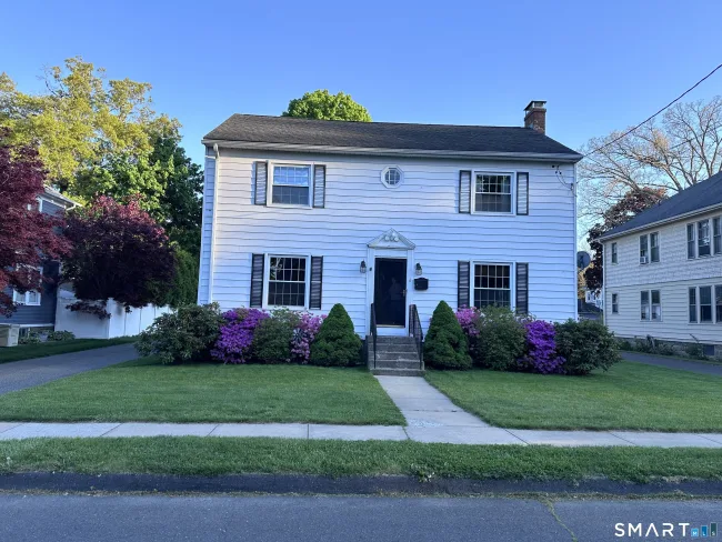 8 James Street, Windsor Locks, CT