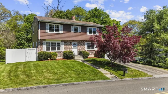 6 Highland Avenue