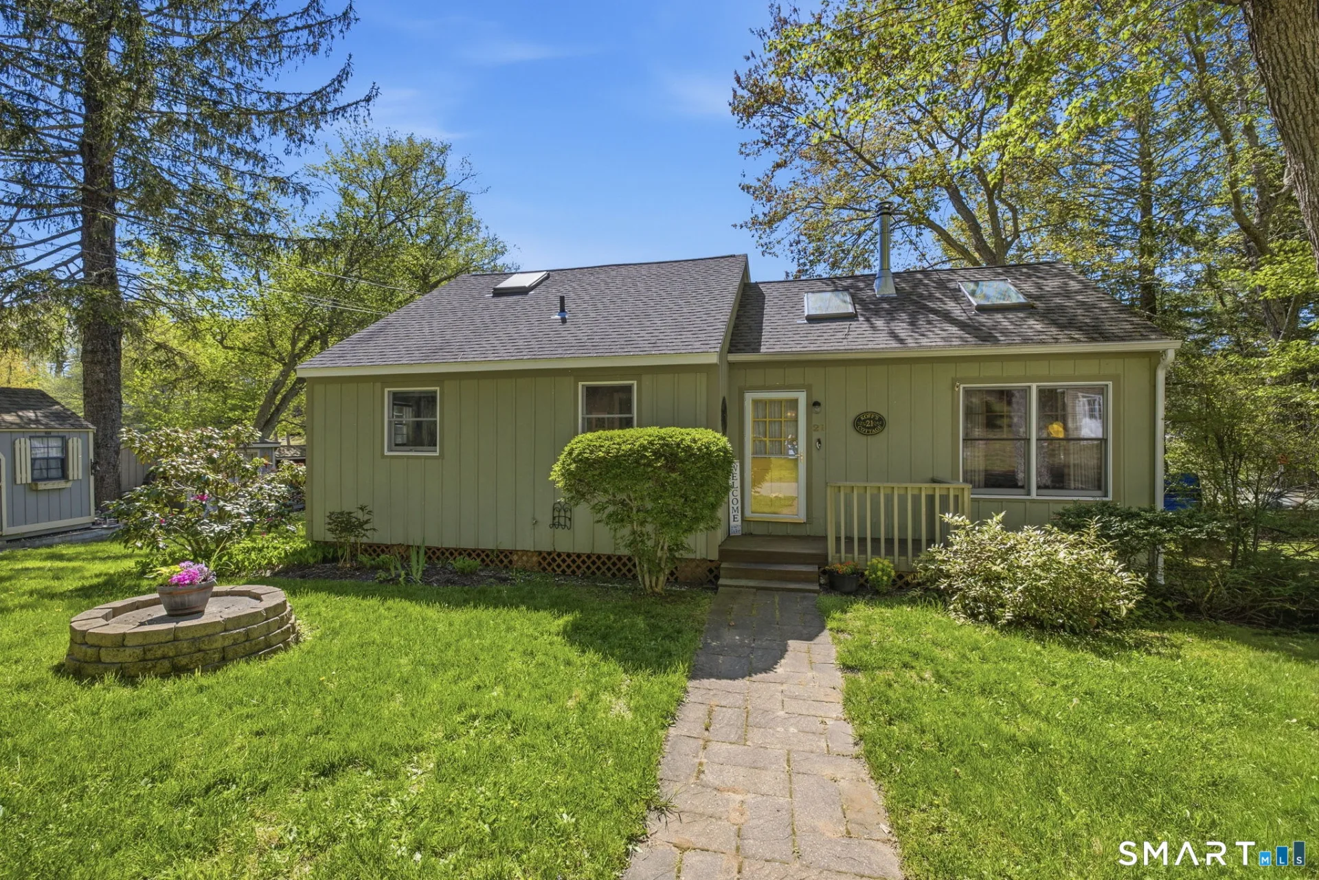 21 East Shore Drive, East Haddam, CT