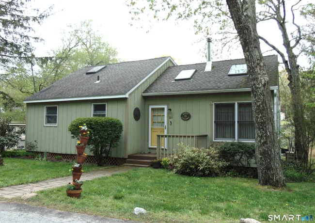 21 East Shore Drive, East Haddam, CT