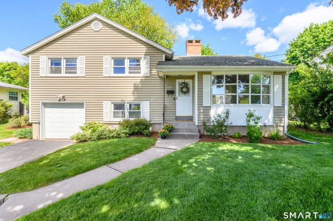 35 High Ridge Drive, Newington, CT
