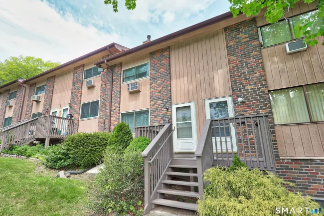 228 Oakville Avenue #D