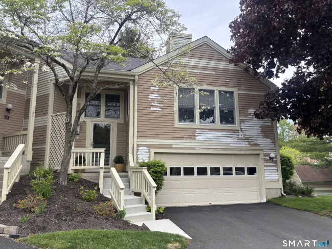 33 Brittania Drive, Danbury, CT