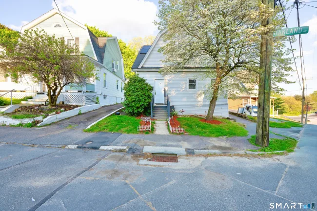 2 Oakland Avenue