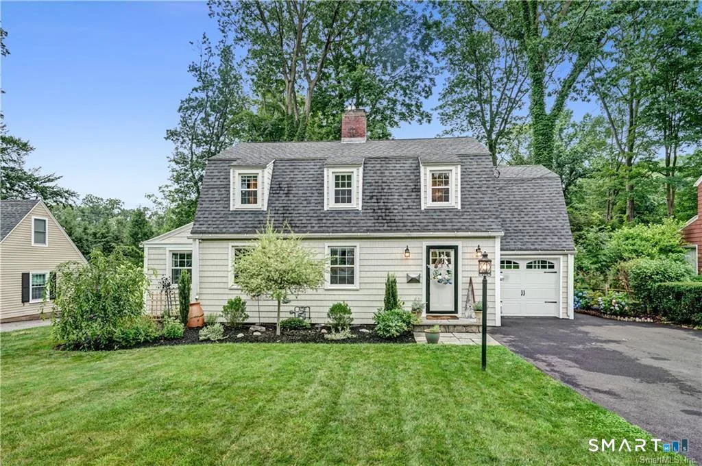 80 Knollwood Road, North Haven, CT